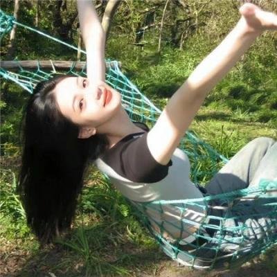 女孩的灵缇犬